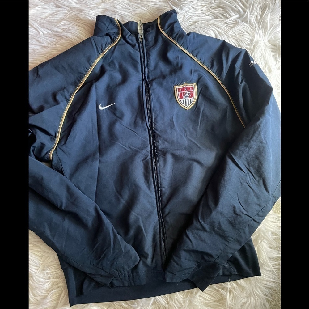 nike women’s usa soccer jacket